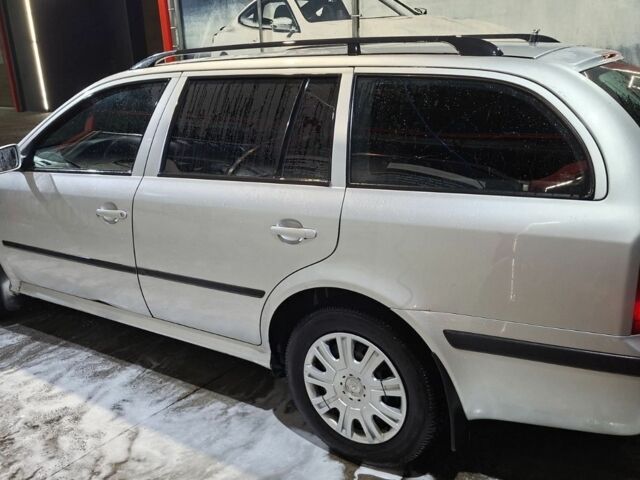 Серый Шкода Октавия, объемом двигателя 0 л и пробегом 193 тыс. км за 1550 $, фото 1 на Automoto.ua