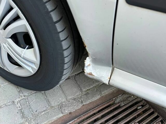 Серый Шкода Октавия, объемом двигателя 1.6 л и пробегом 256 тыс. км за 3900 $, фото 7 на Automoto.ua