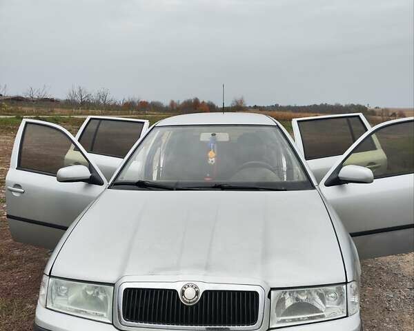 Шкода Октавия 2004 в Жмеренке на Automoto.ua Серый Шкода Октавия, объемом двигателя 1.9 л и пробегом 351 тыс. км за 3750 $, фото 7 на Automoto.ua
