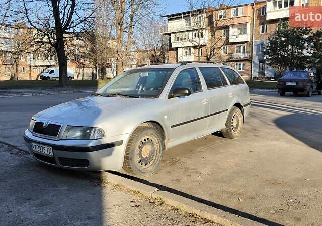 Серый Шкода Октавия, объемом двигателя 1.6 л и пробегом 230 тыс. км за 4500 $, фото 1 на Automoto.ua