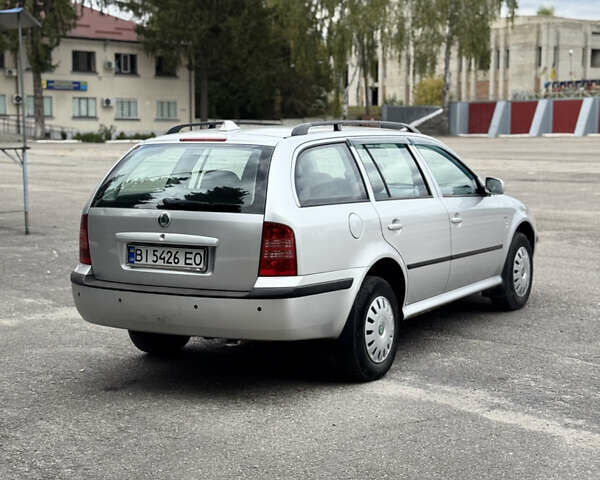 Серый Шкода Октавия, объемом двигателя 1.6 л и пробегом 240 тыс. км за 4000 $, фото 4 на Automoto.ua