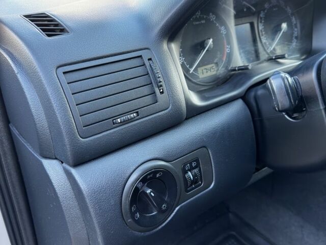 Шкода Октавия 2004 в Львове на Automoto.ua Серый Шкода Октавия, объемом двигателя 2 л и пробегом 213 тыс. км за 3800 $, фото 14 на Automoto.ua