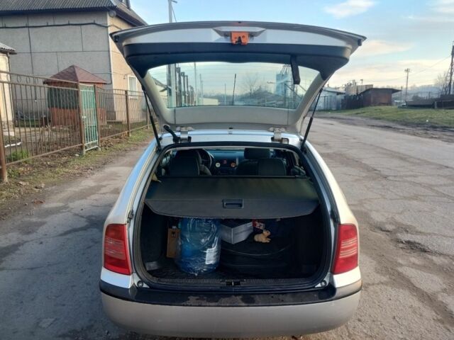 Серый Шкода Октавия, объемом двигателя 2 л и пробегом 320 тыс. км за 3500 $, фото 5 на Automoto.ua