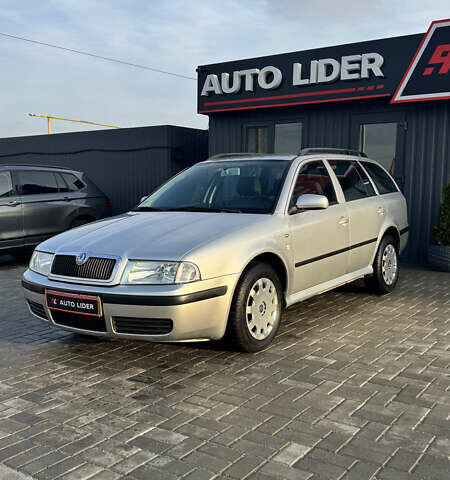 Серый Шкода Октавия, объемом двигателя 1.6 л и пробегом 245 тыс. км за 5600 $, фото 1 на Automoto.ua