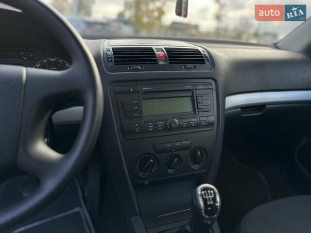 Шкода Октавия 2004 в Виннице на Automoto.ua Серый Шкода Октавия, объемом двигателя 1.6 л и пробегом 228 тыс. км за 6000 $, фото 29 на Automoto.ua