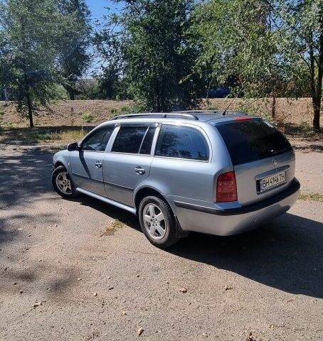 Сірий Шкода Октавія, об'ємом двигуна 1.6 л та пробігом 218 тис. км за 3500 $, фото 1 на Automoto.ua