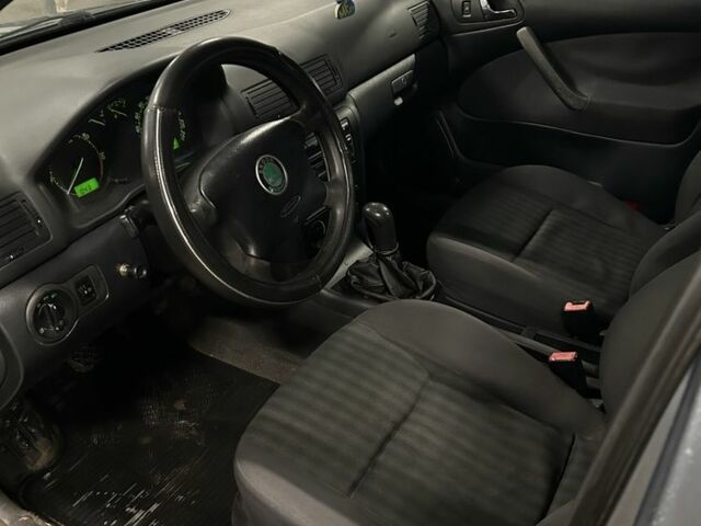 Серый Шкода Октавия, объемом двигателя 1.9 л и пробегом 272 тыс. км за 2000 $, фото 3 на Automoto.ua