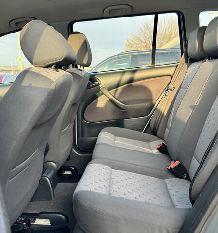 Серый Шкода Октавия, объемом двигателя 1.6 л и пробегом 245 тыс. км за 5600 $, фото 12 на Automoto.ua