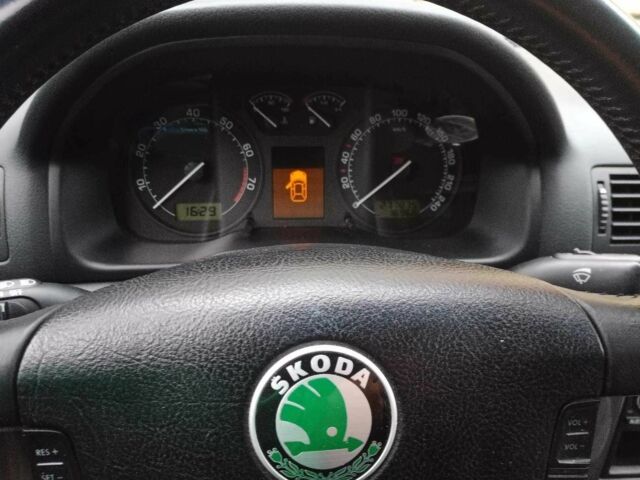 Сірий Шкода Октавія, об'ємом двигуна 2 л та пробігом 280 тис. км за 4100 $, фото 4 на Automoto.ua