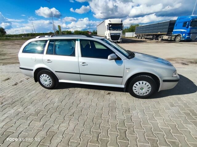 Серый Шкода Октавия, объемом двигателя 1.6 л и пробегом 267 тыс. км за 4500 $, фото 1 на Automoto.ua
