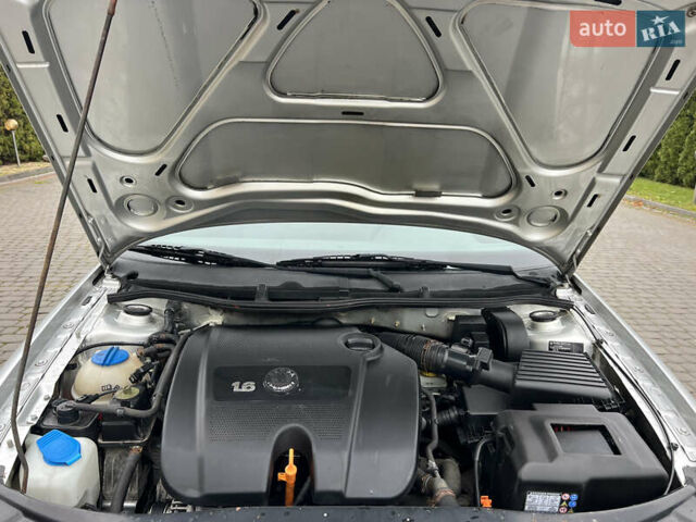 Серый Шкода Октавия, объемом двигателя 1.6 л и пробегом 179 тыс. км за 5290 $, фото 32 на Automoto.ua