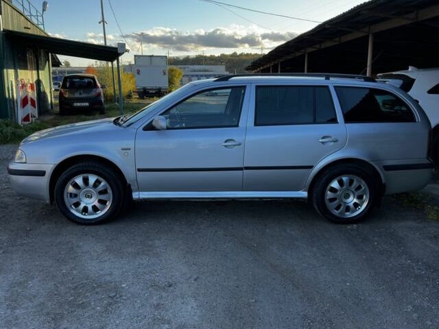 Шкода Октавия 2004 в Львове на Automoto.ua Серый Шкода Октавия, объемом двигателя 2 л и пробегом 213 тыс. км за 3800 $, фото 4 на Automoto.ua