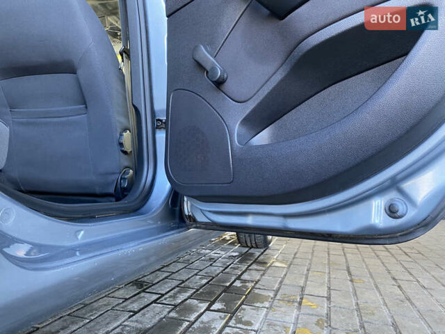 Серый Шкода Октавия, объемом двигателя 1.6 л и пробегом 211 тыс. км за 5700 $, фото 20 на Automoto.ua