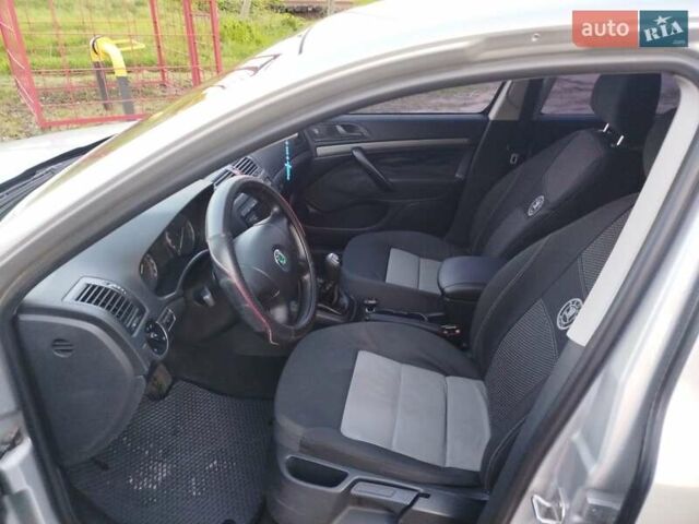 Серый Шкода Октавия, объемом двигателя 1.4 л и пробегом 180 тыс. км за 5700 $, фото 2 на Automoto.ua