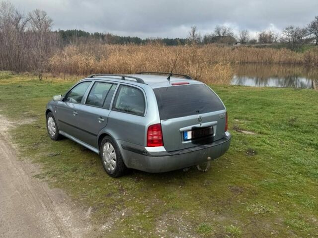 Серый Шкода Октавия, объемом двигателя 0 л и пробегом 240 тыс. км за 2400 $, фото 1 на Automoto.ua