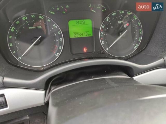 Серый Шкода Октавия, объемом двигателя 1.6 л и пробегом 235 тыс. км за 5650 $, фото 10 на Automoto.ua
