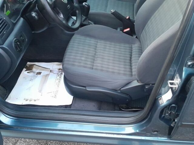 Сірий Шкода Октавія, об'ємом двигуна 1 л та пробігом 288 тис. км за 5300 $, фото 4 на Automoto.ua