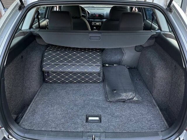 Серый Шкода Октавия, объемом двигателя 1.6 л и пробегом 256 тыс. км за 3900 $, фото 9 на Automoto.ua