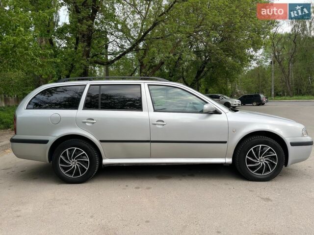 Серый Шкода Октавия, объемом двигателя 1.6 л и пробегом 317 тыс. км за 4299 $, фото 3 на Automoto.ua
