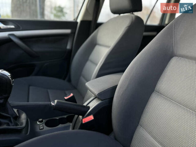 Шкода Октавия 2004 в Виннице на Automoto.ua Серый Шкода Октавия, объемом двигателя 1.6 л и пробегом 228 тыс. км за 6000 $, фото 27 на Automoto.ua