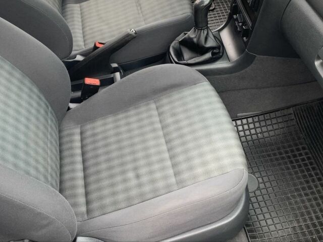 Серый Шкода Октавия, объемом двигателя 1.6 л и пробегом 252 тыс. км за 4850 $, фото 17 на Automoto.ua