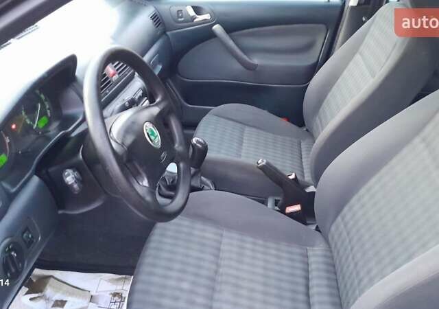 Серый Шкода Октавия, объемом двигателя 1.6 л и пробегом 288 тыс. км за 5300 $, фото 8 на Automoto.ua