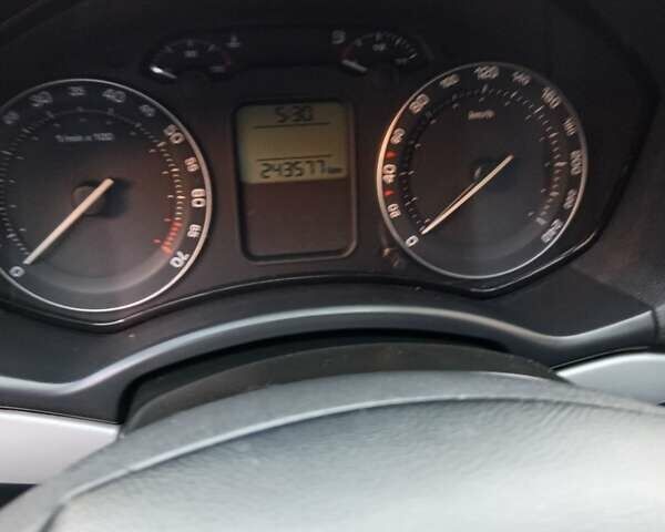 Сірий Шкода Октавія, об'ємом двигуна 1.6 л та пробігом 243 тис. км за 4900 $, фото 3 на Automoto.ua