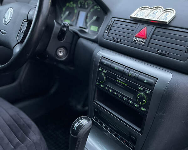 Шкода Октавия 2004 в Виннице на Automoto.ua Серый Шкода Октавия, объемом двигателя 1.98 л и пробегом 231 тыс. км за 3950 $, фото 17 на Automoto.ua