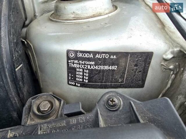 Сірий Шкода Октавія, об'ємом двигуна 1.6 л та пробігом 247 тис. км за 5600 $, фото 9 на Automoto.ua