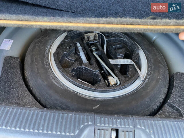 Серый Шкода Октавия, объемом двигателя 1.6 л и пробегом 211 тыс. км за 5700 $, фото 25 на Automoto.ua