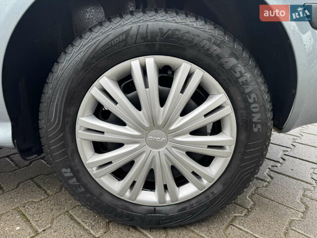 Серый Шкода Октавия, объемом двигателя 1.6 л и пробегом 222 тыс. км за 5200 $, фото 69 на Automoto.ua