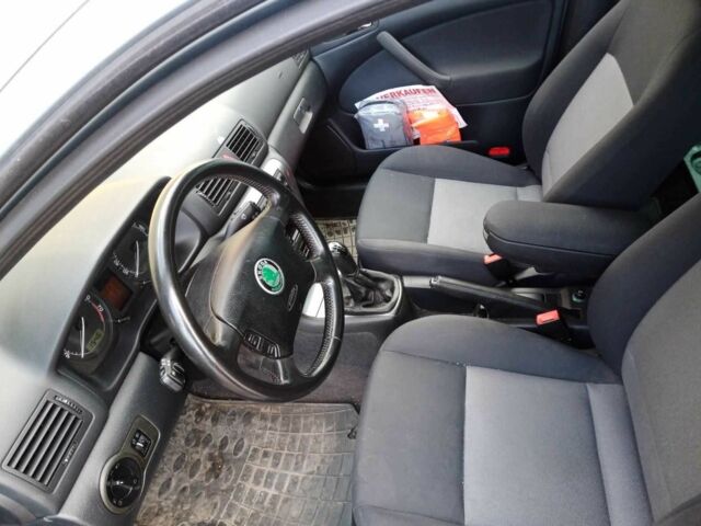 Сірий Шкода Октавія, об'ємом двигуна 2 л та пробігом 280 тис. км за 4100 $, фото 1 на Automoto.ua