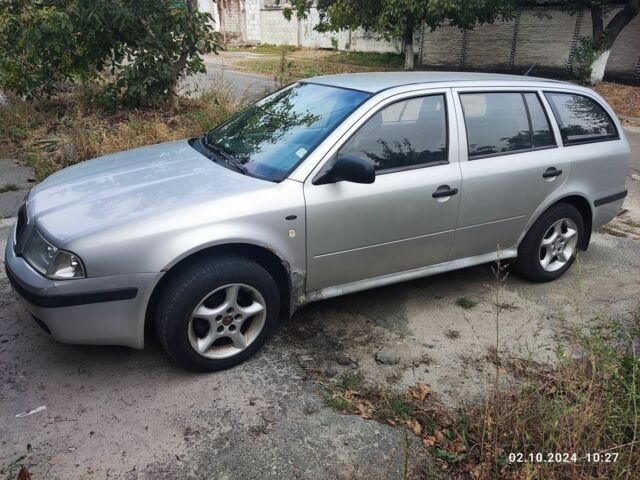 Серый Шкода Октавия, объемом двигателя 1.6 л и пробегом 560 тыс. км за 3800 $, фото 2 на Automoto.ua