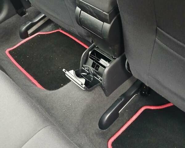 Серый Шкода Октавия, объемом двигателя 1.6 л и пробегом 238 тыс. км за 4750 $, фото 31 на Automoto.ua