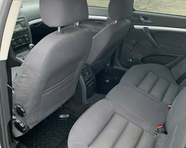 Сірий Шкода Октавія, об'ємом двигуна 1.6 л та пробігом 240 тис. км за 6000 $, фото 8 на Automoto.ua