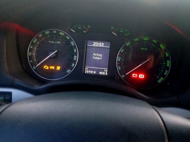 Серый Шкода Октавия, объемом двигателя 1.6 л и пробегом 300 тыс. км за 5300 $, фото 1 на Automoto.ua