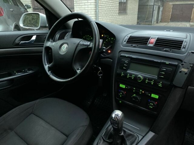 Серый Шкода Октавия, объемом двигателя 2 л и пробегом 390 тыс. км за 5500 $, фото 5 на Automoto.ua