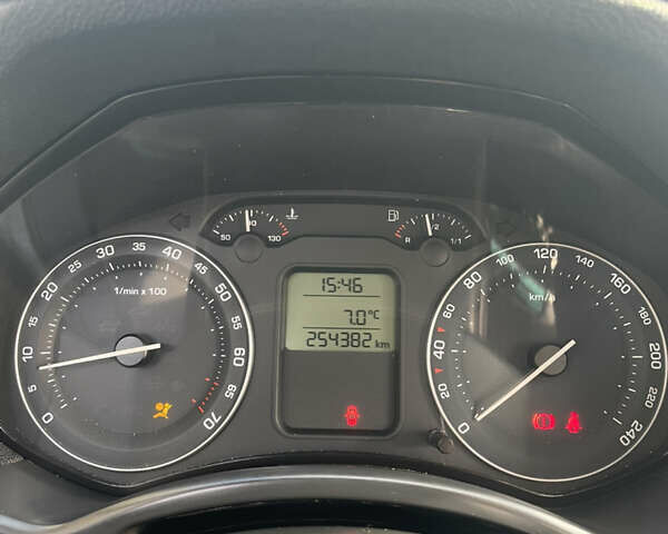 Шкода Октавия 2005 в Хмельницком на Automoto.ua Серый Шкода Октавия, объемом двигателя 1.98 л и пробегом 254 тыс. км за 5400 $, фото 27 на Automoto.ua