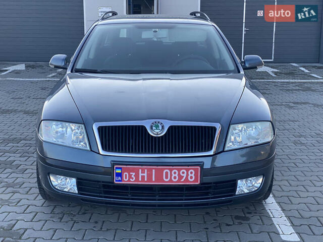Серый Шкода Октавия, объемом двигателя 1.56 л и пробегом 241 тыс. км за 4999 $, фото 2 на Automoto.ua