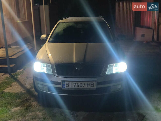 Серый Шкода Октавия, объемом двигателя 1.6 л и пробегом 230 тыс. км за 7200 $, фото 1 на Automoto.ua