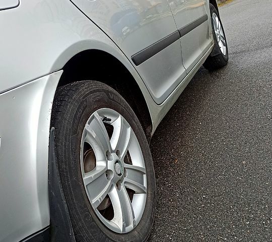 Шкода Октавия 2005 в Буче на Automoto.ua Серый Шкода Октавия, объемом двигателя 1.9 л и пробегом 338 тыс. км за 4450 $, фото 11 на Automoto.ua