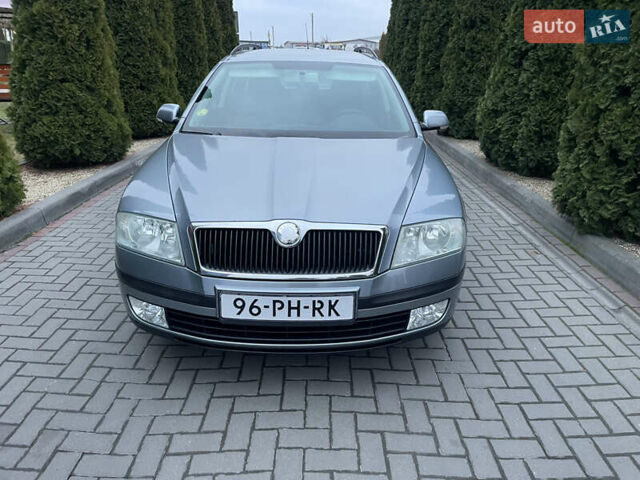 Серый Шкода Октавия, объемом двигателя 1.6 л и пробегом 223 тыс. км за 5850 $, фото 1 на Automoto.ua