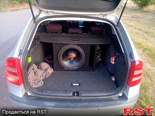 Серый Шкода Октавия, объемом двигателя 1.6 л и пробегом 300 тыс. км за 5300 $, фото 4 на Automoto.ua