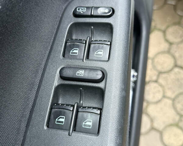 Серый Шкода Октавия, объемом двигателя 1.6 л и пробегом 215 тыс. км за 4750 $, фото 6 на Automoto.ua