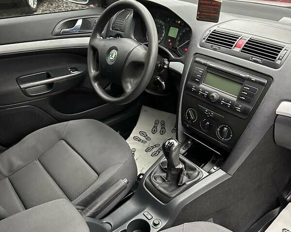 Серый Шкода Октавия, объемом двигателя 1.6 л и пробегом 214 тыс. км за 5000 $, фото 20 на Automoto.ua