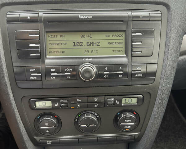 Сірий Шкода Октавія, об'ємом двигуна 1.6 л та пробігом 180 тис. км за 6100 $, фото 34 на Automoto.ua