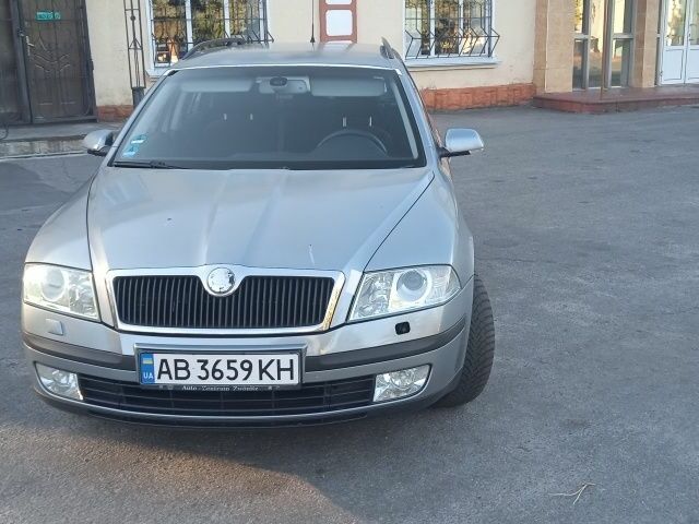 Серый Шкода Октавия, объемом двигателя 1.6 л и пробегом 313 тыс. км за 3500 $, фото 4 на Automoto.ua