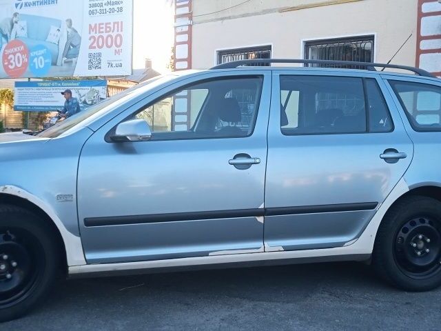 Серый Шкода Октавия, объемом двигателя 1.6 л и пробегом 313 тыс. км за 3500 $, фото 3 на Automoto.ua