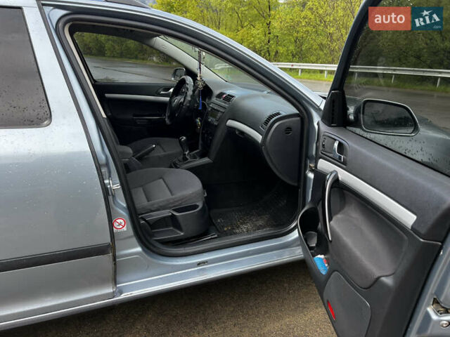 Серый Шкода Октавия, объемом двигателя 1.6 л и пробегом 327 тыс. км за 5300 $, фото 19 на Automoto.ua