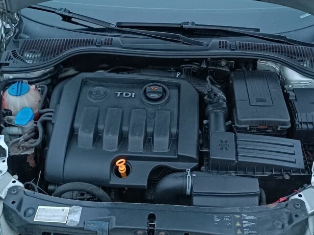 Сірий Шкода Октавія, об'ємом двигуна 0 л та пробігом 300 тис. км за 4800 $, фото 8 на Automoto.ua